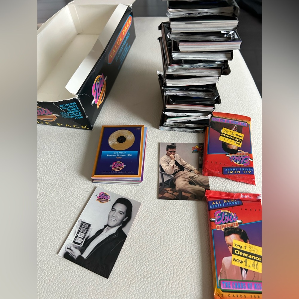 Opened Elvis collector cards loose and in opened packages 90s